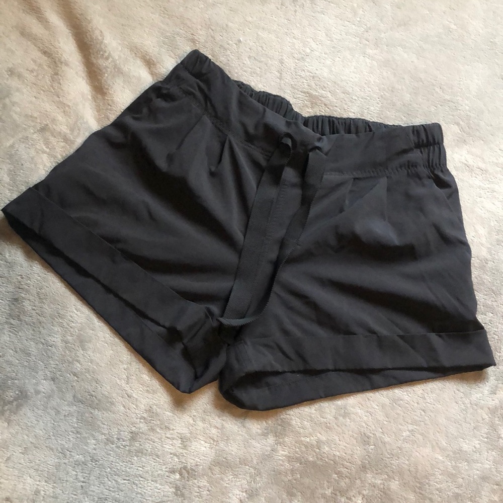 Lululemon workout shorts with pockets